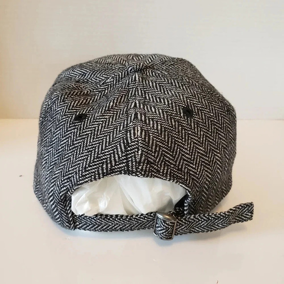Merrell Black/Gray Herringbone Tweed Hat with Adjustable Strap. - Picture 5 of 7